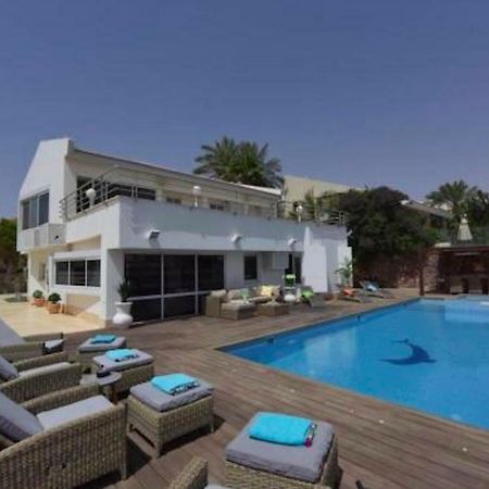 Villa With Heated Pool And Jacuzzi Sea View 300M Front Of The Beach Eilat Esterno foto