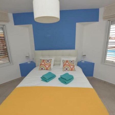Villa With Heated Pool And Jacuzzi Sea View 300M Front Of The Beach Eilat Esterno foto