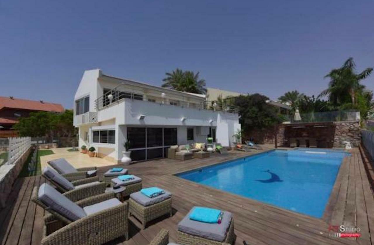 Villa With Heated Pool And Jacuzzi Sea View 300M Front Of The Beach Eilat Esterno foto