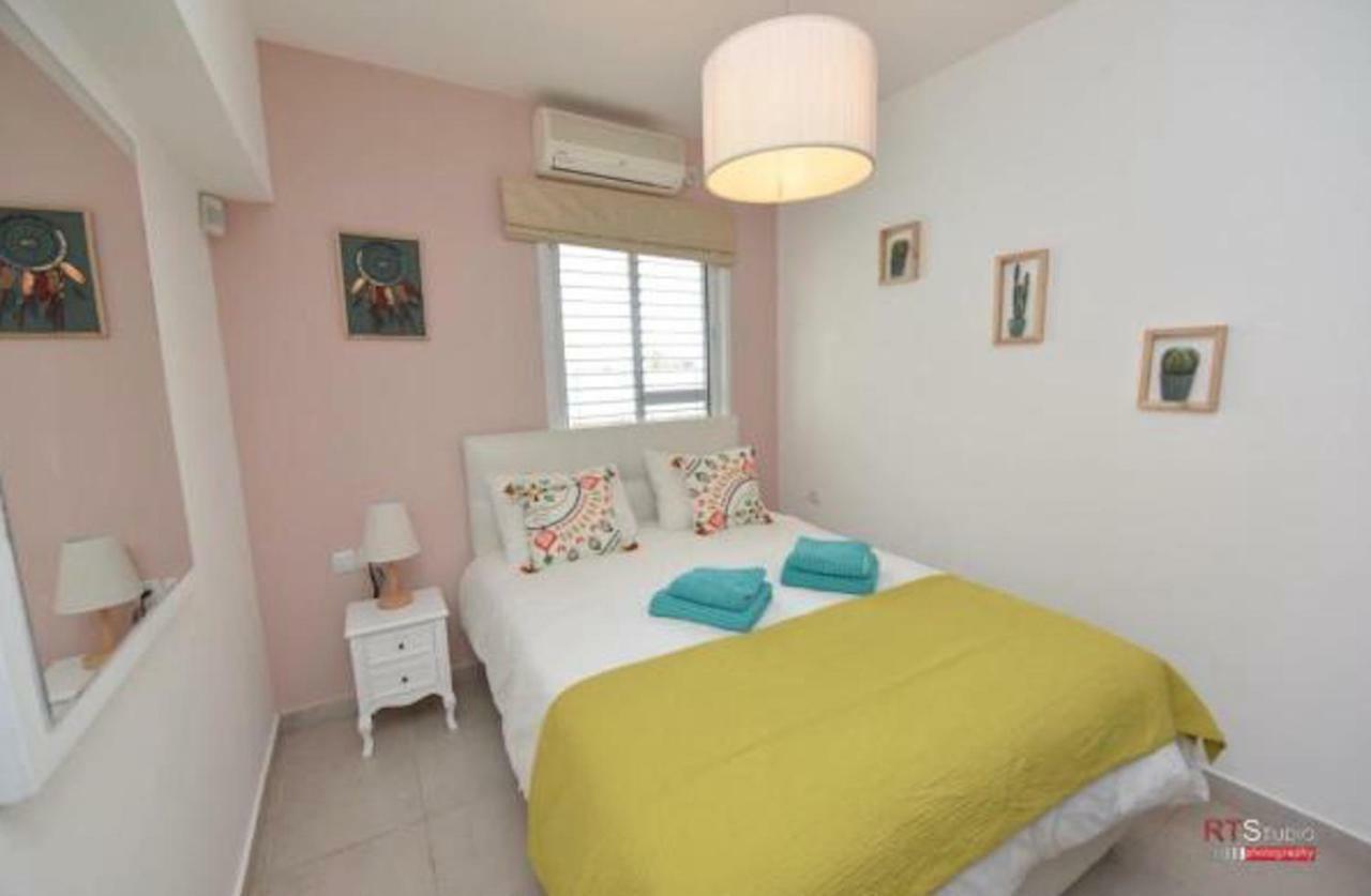 Villa With Heated Pool And Jacuzzi Sea View 300M Front Of The Beach Eilat Esterno foto