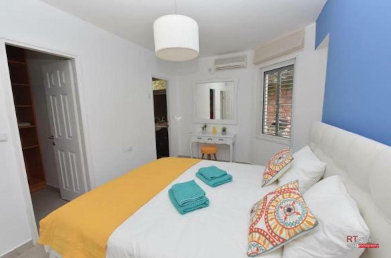 Villa With Heated Pool And Jacuzzi Sea View 300M Front Of The Beach Eilat Esterno foto