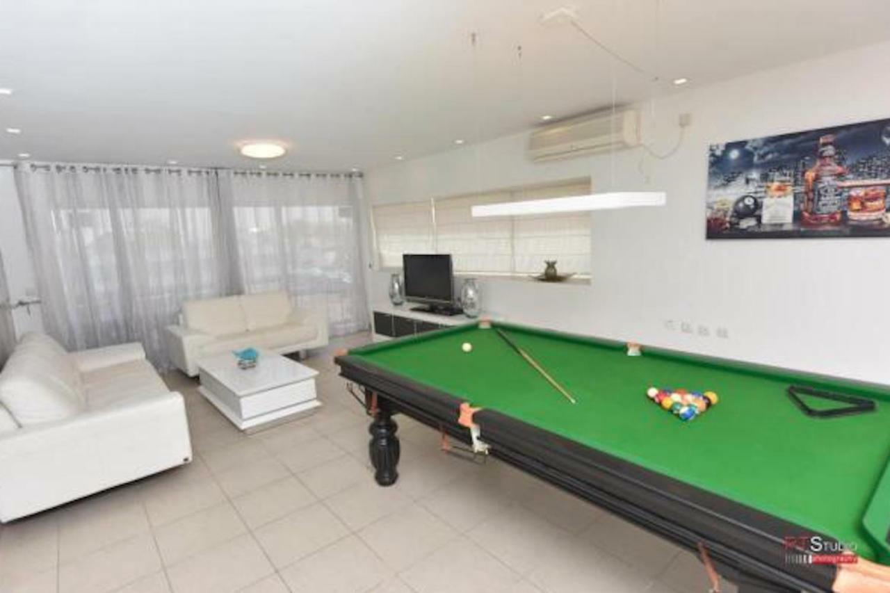 Villa With Heated Pool And Jacuzzi Sea View 300M Front Of The Beach Eilat Esterno foto