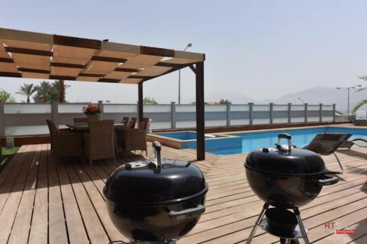 Villa With Heated Pool And Jacuzzi Sea View 300M Front Of The Beach Eilat Esterno foto