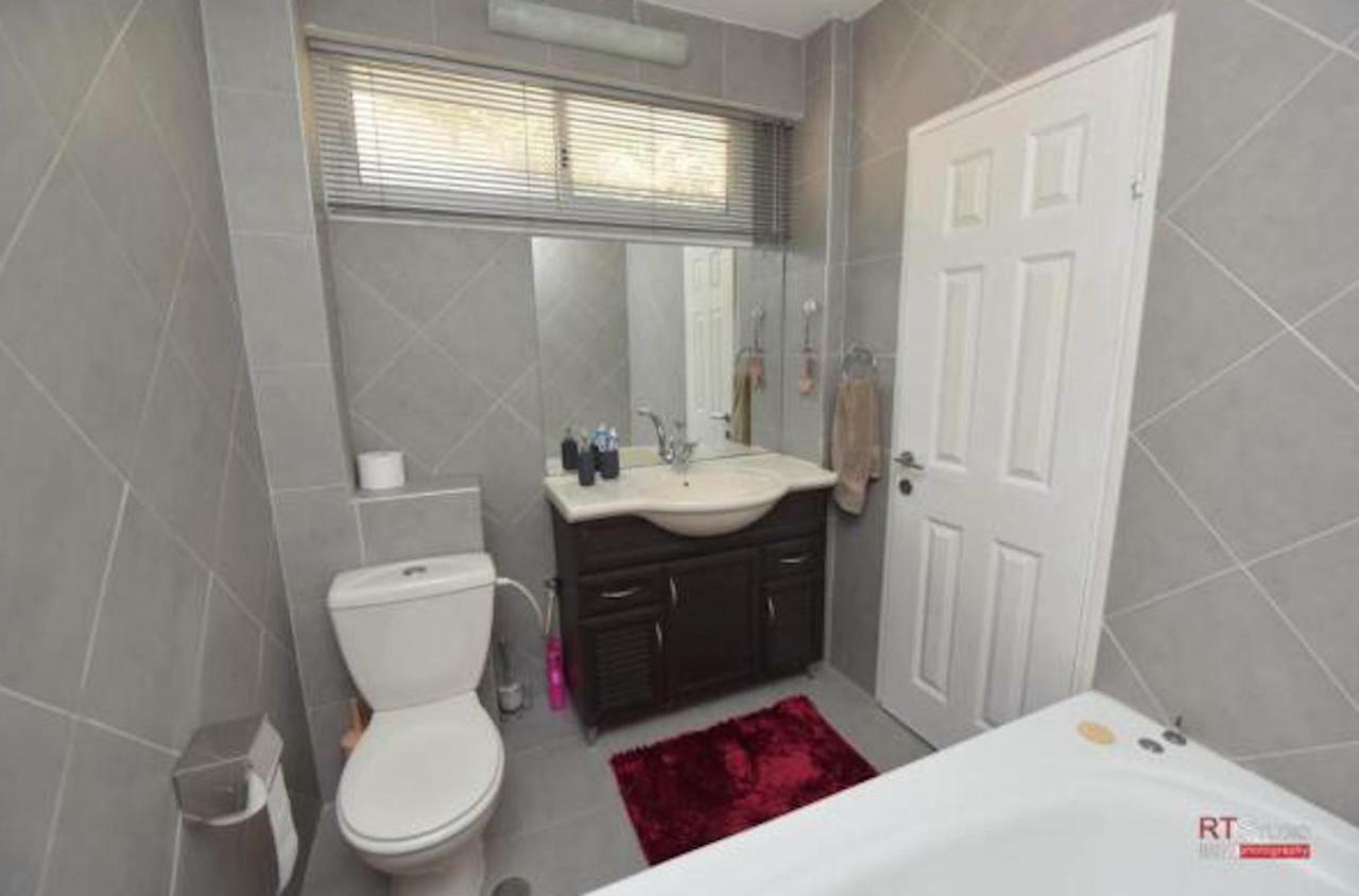 Villa With Heated Pool And Jacuzzi Sea View 300M Front Of The Beach Eilat Esterno foto